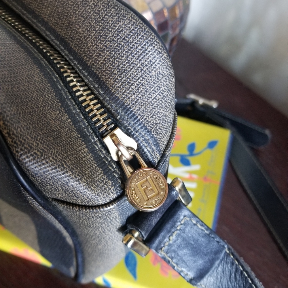 Super sale!!! Vintage Fendi  camera shoulder  bag - Picture 4 of 16